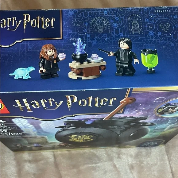 LEGO Harry Potter Collectible Cauldron Potions Set - Black, Gray, Yellow - Picture 5 of 9